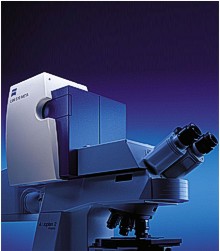 Mikroskop mit Kunststoffgehäuse